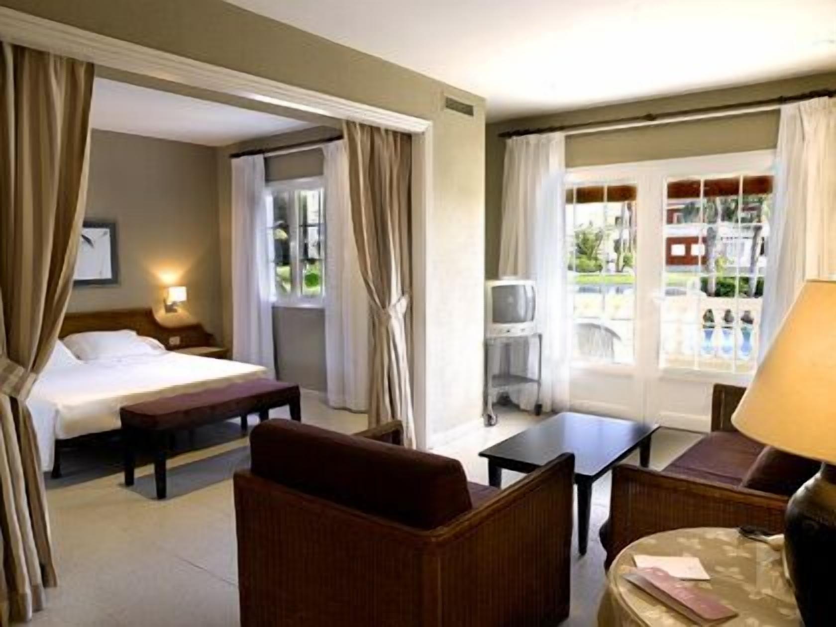 Hg Jardin De Menorca Aparthotel Son Bou Exterior foto